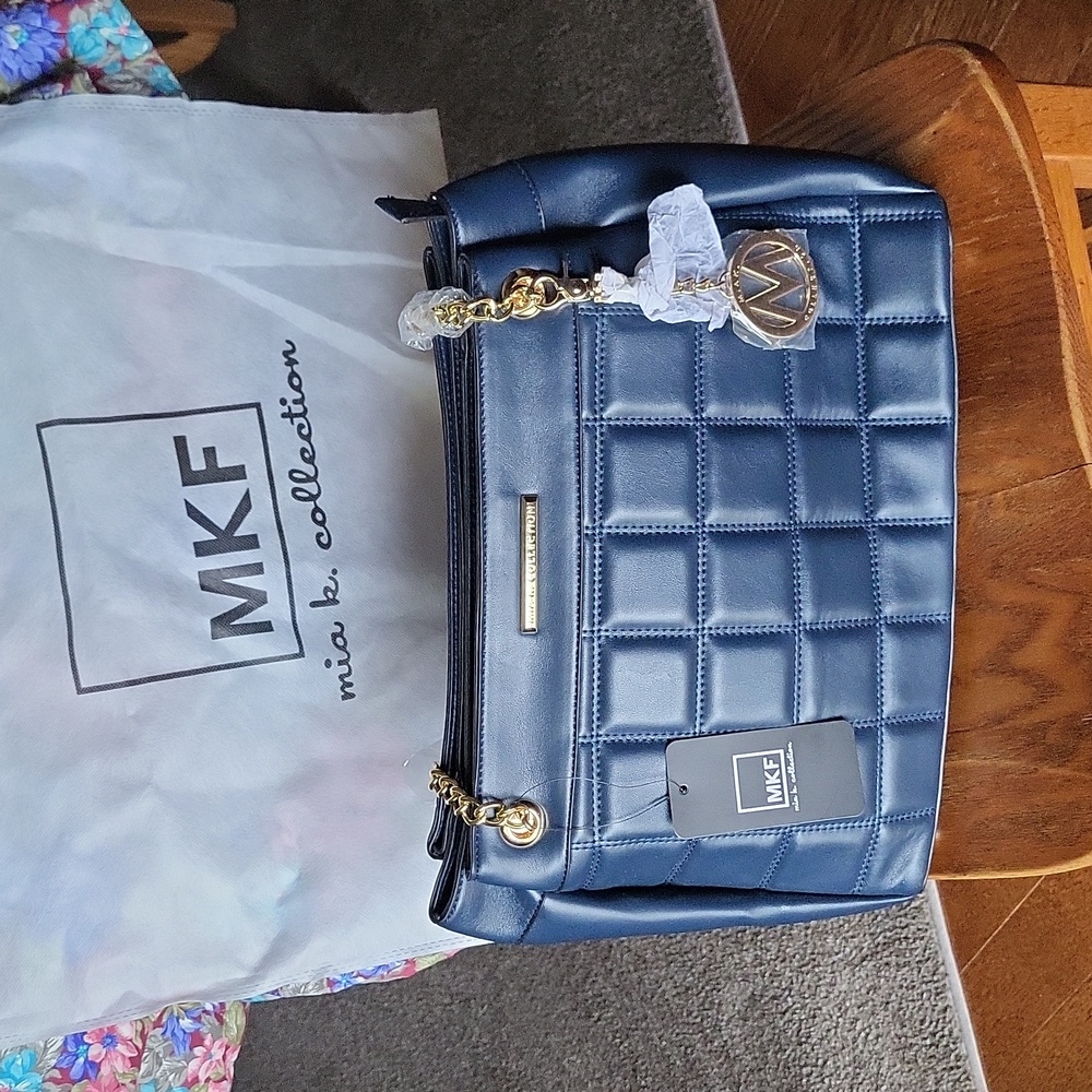 Mia K. Collection purse
